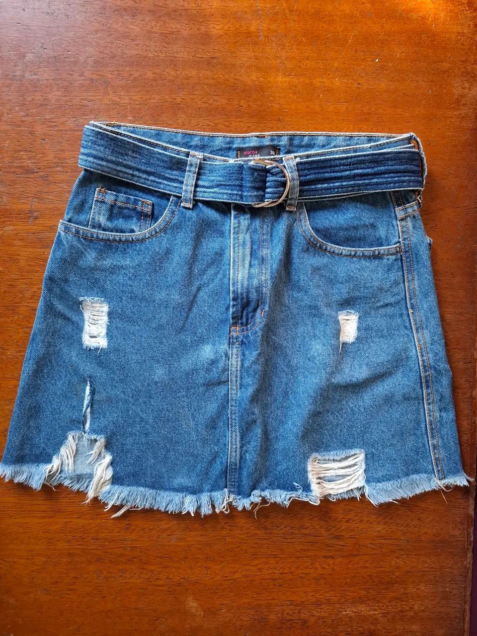 Saia Jeans Destroyed com Cinto e Barra Desfiada