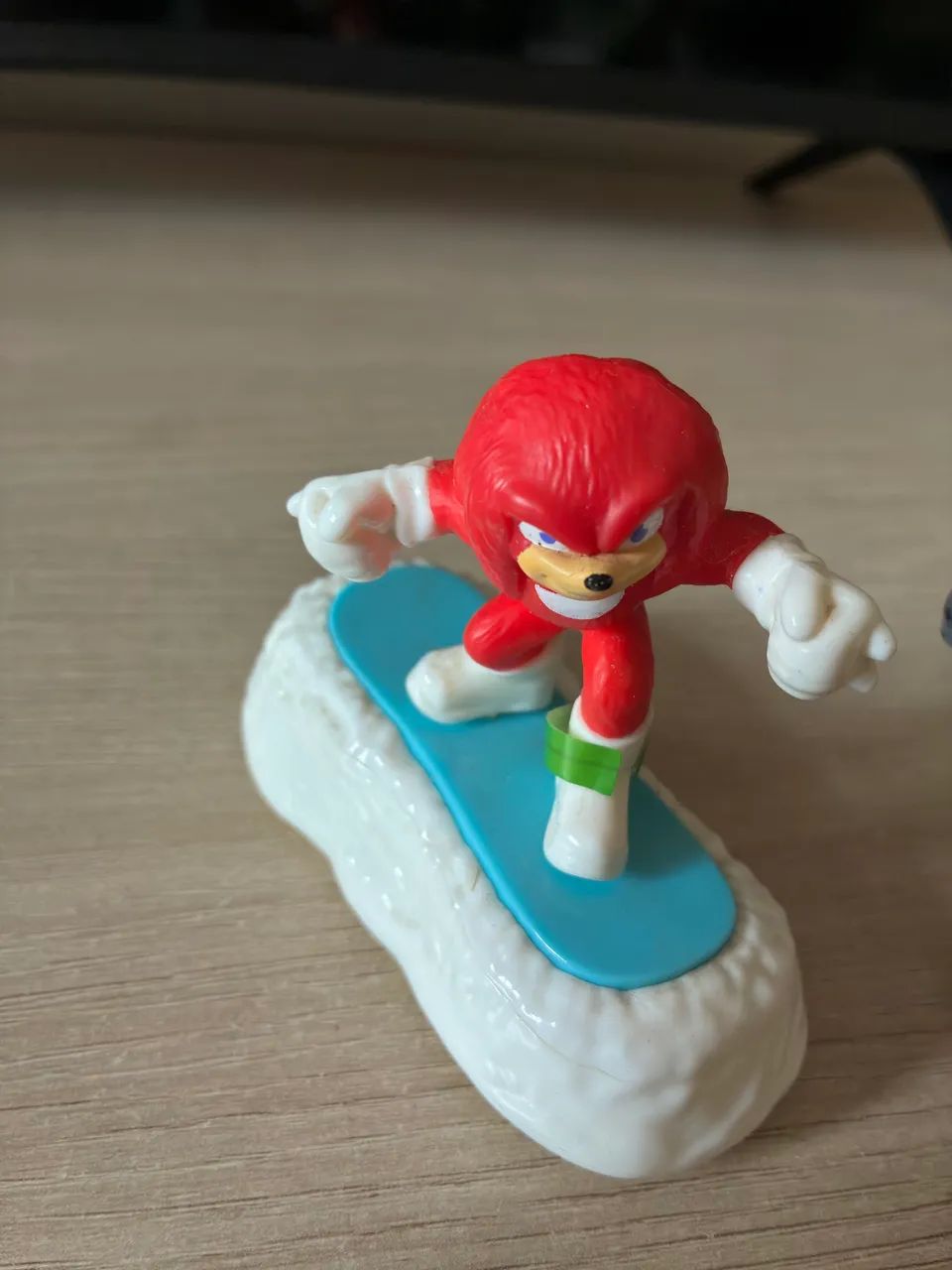 3 brinquedos do McDonalds, Yoshi, Mutano e Knuckles - Foto 4