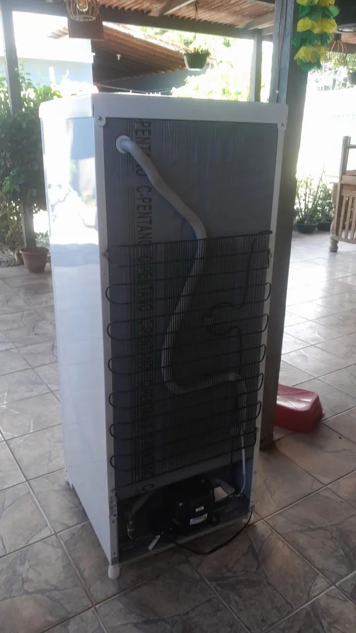 Vendo baratinho semi nova ELETROLUX RE31  - Foto 5