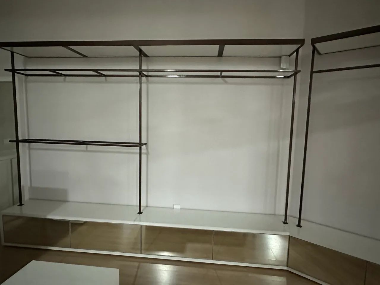 IMPERDÍVEL- Mobiliario completo pra loja - Foto 4