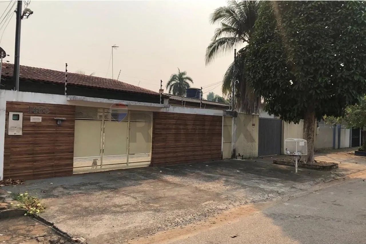Casa Ampla com Piscina e Escritórios Reversíveis no Bairro Pedrinhas - Foto 2