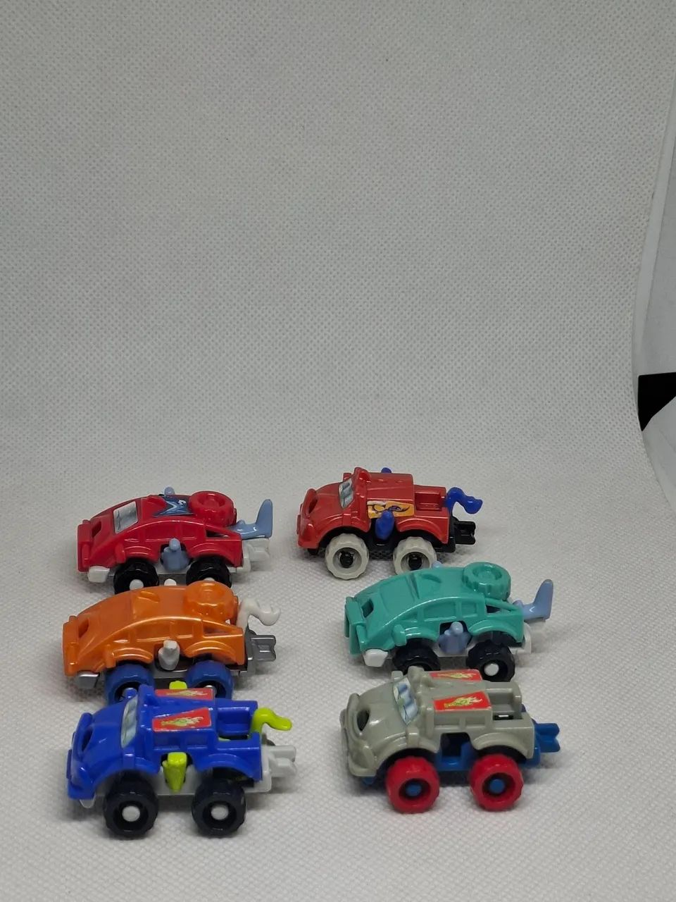 Kinder ovo  carrinhos. - Foto 4