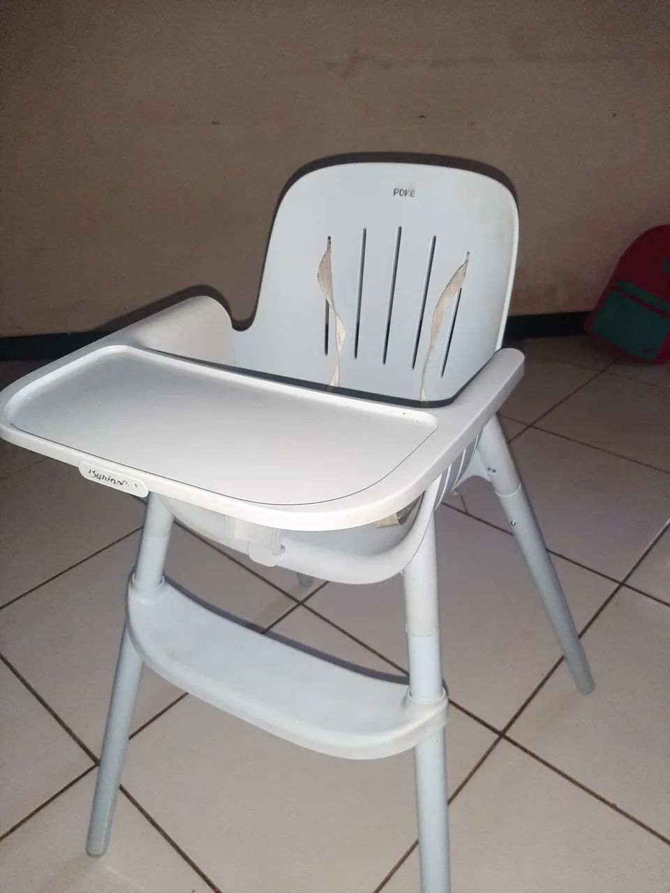 Vendo Cadeirinha de alimentação e Rack 