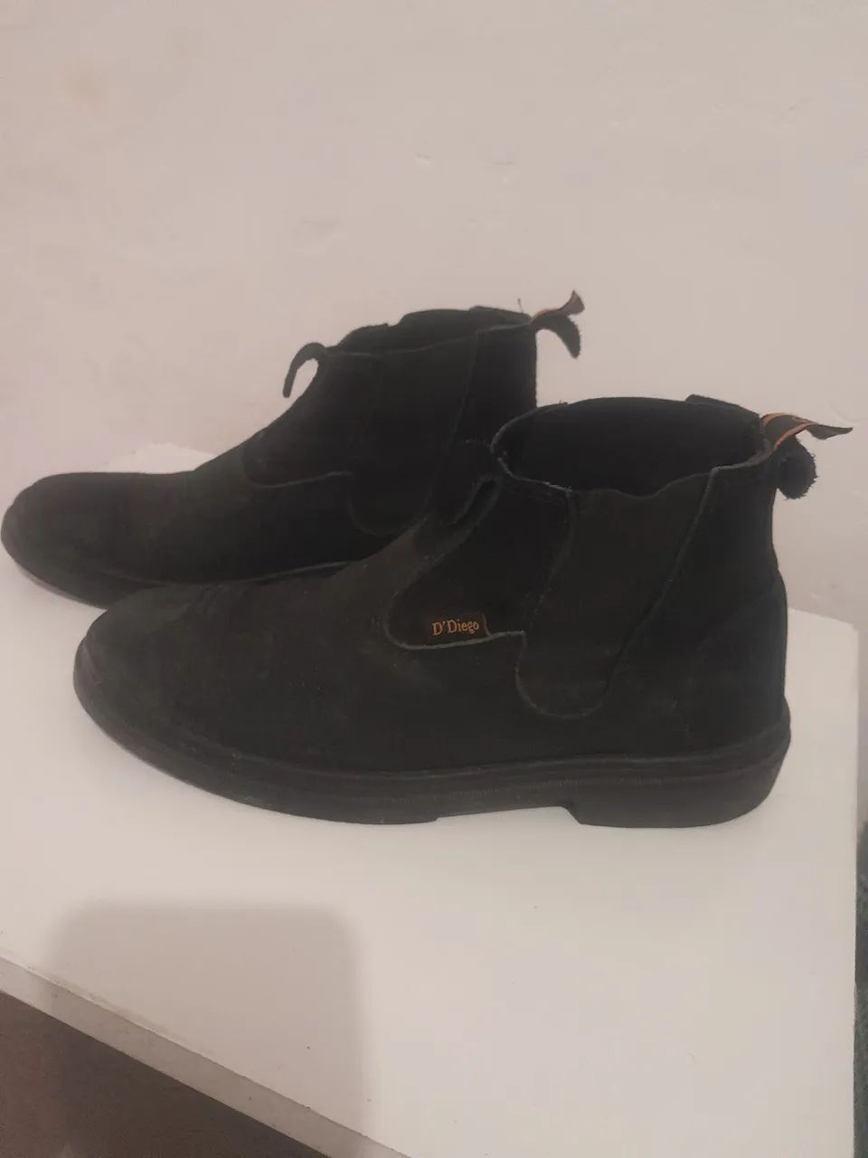 VENDO UMA BOTA EM OTIMO ESTADO 