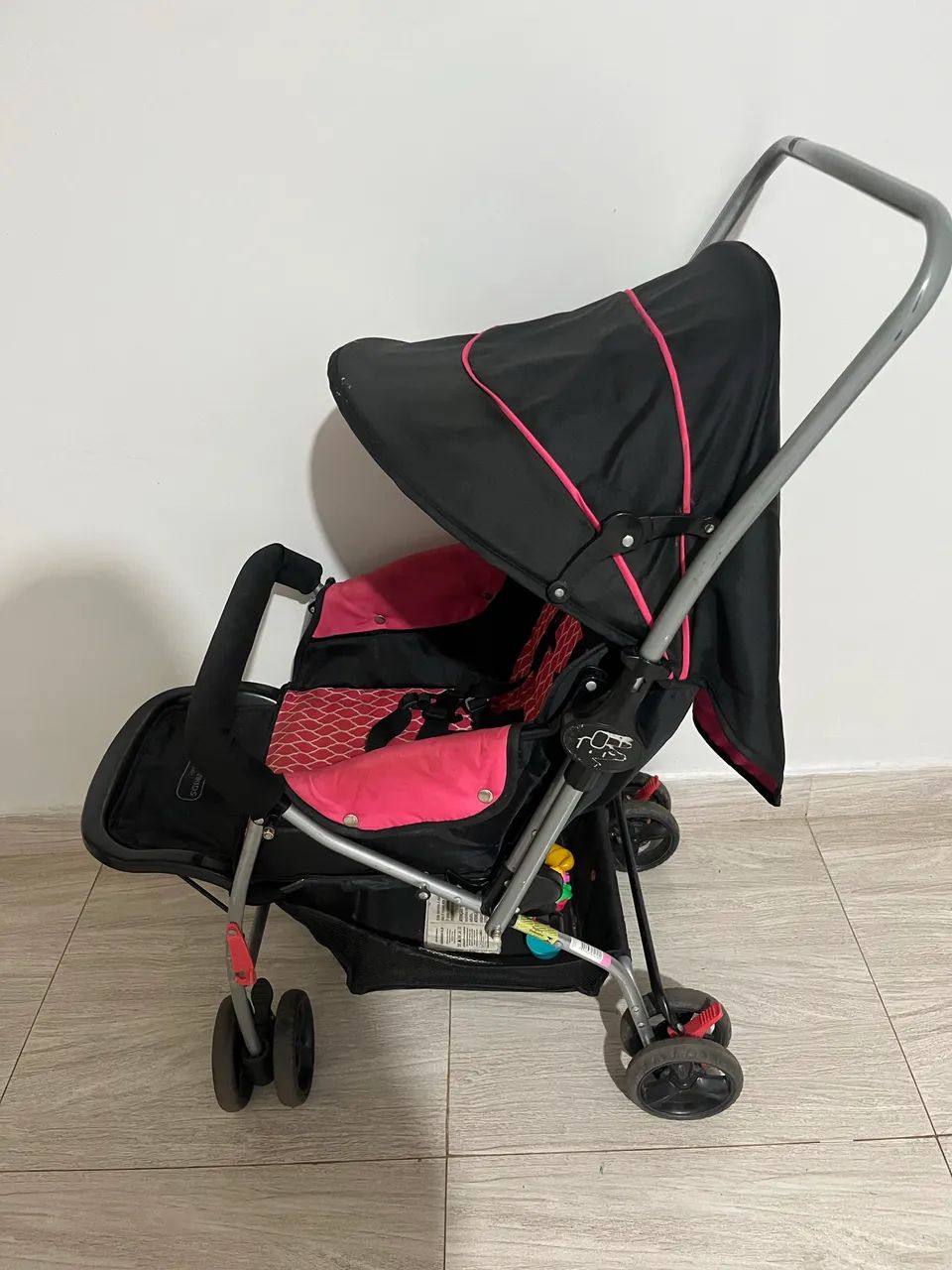 Vendo carrinho de bebê conservado  - Foto 2