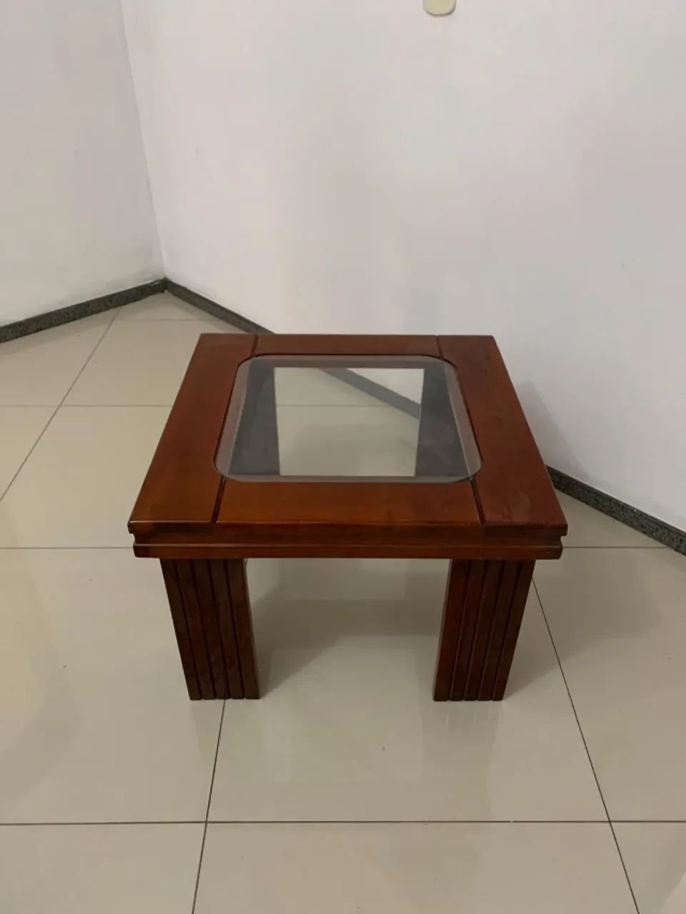 Mesa de centro quadrada em madeira - Foto 3