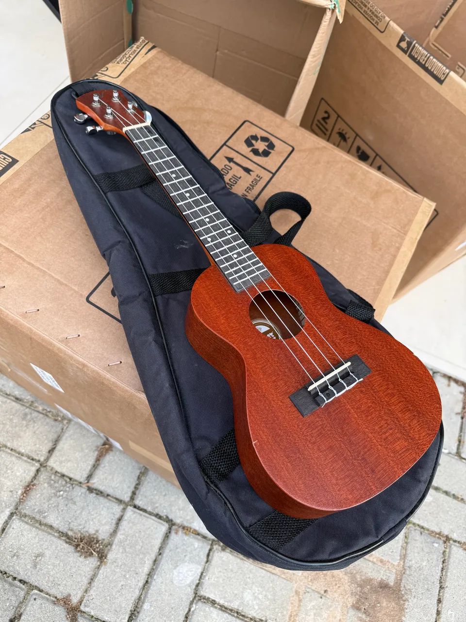 Ukulele Izzo Vinna Completo com Case - Pronto para Tocar - Foto 4