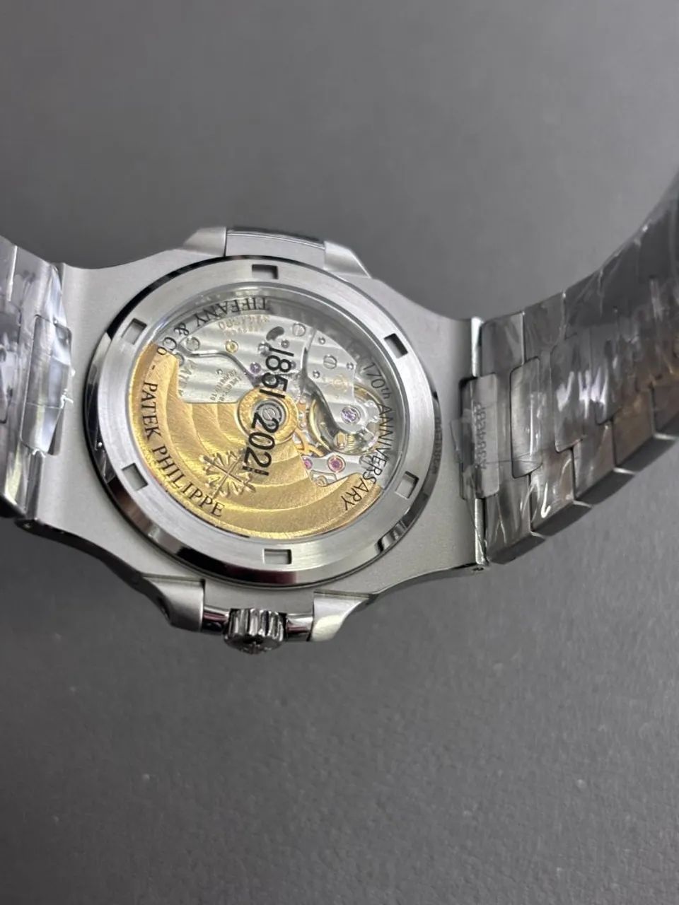 Relógio Patek Philippe Nautilus Referência 5711 Mostrador Tiffany - Foto 4