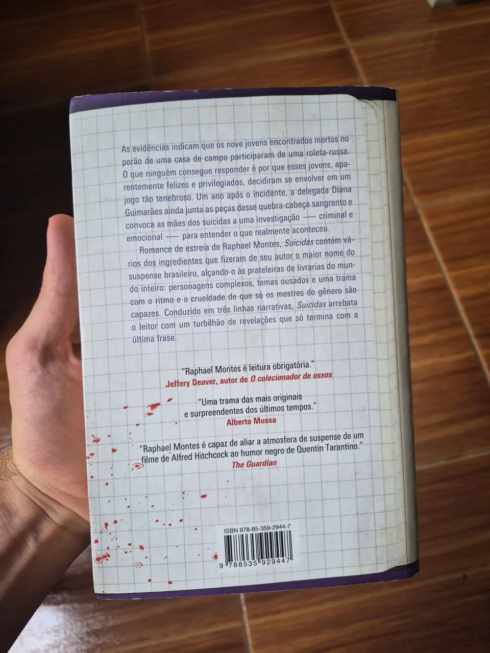 Suicidas - Raphael Montes - Foto 2