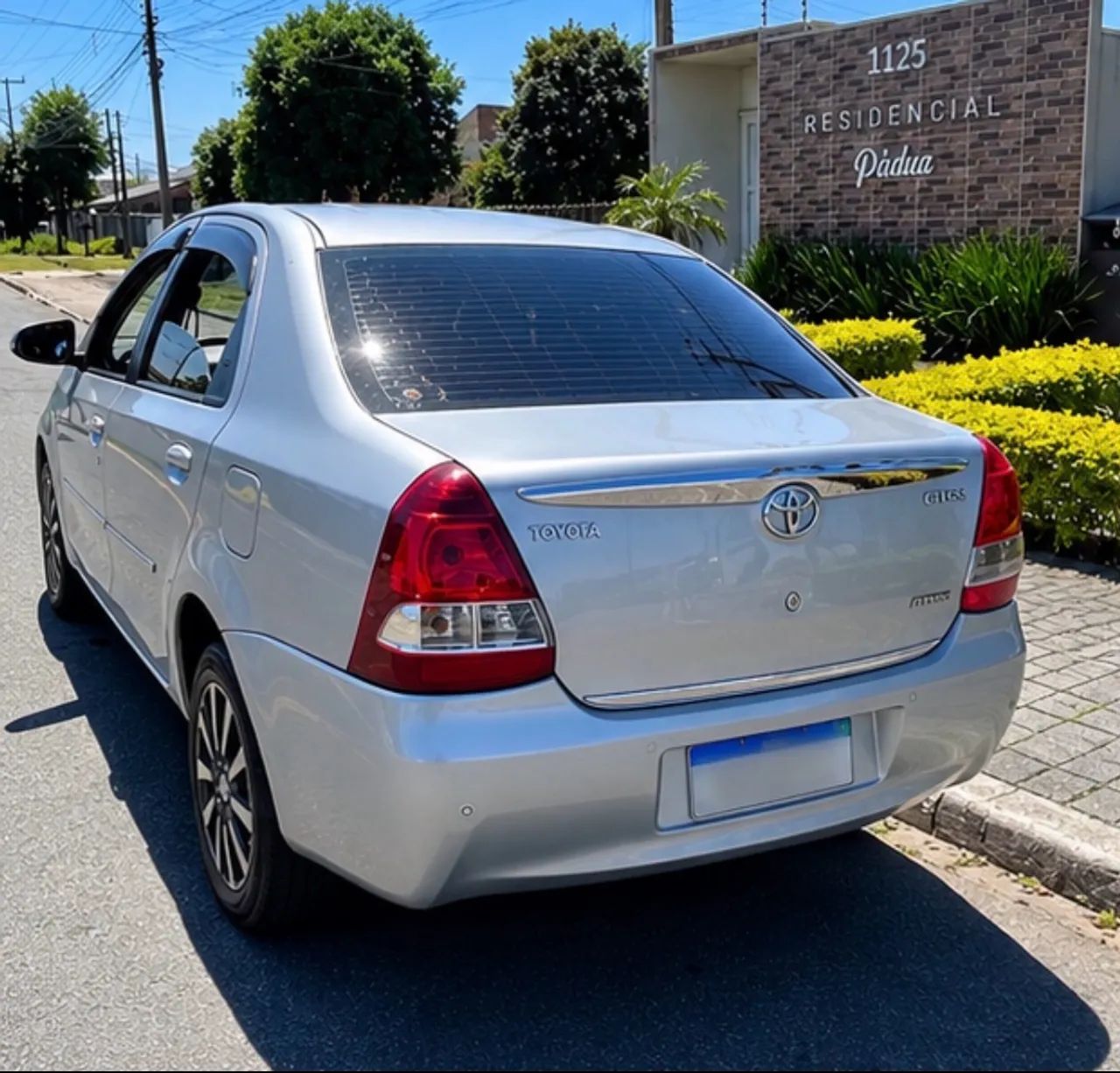 Toyota Etios ETIOS PLATINUM Sed. 1.5 Flex 16V 4p Mec. 2015