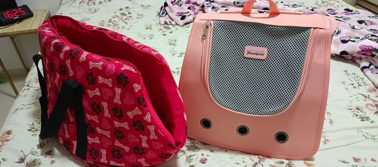 Duas bolsas para pet