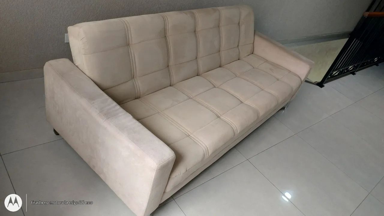 Vendo sofá/cama em excelente estado. 65581375117059123