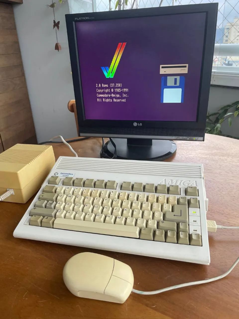 COMMODORE AMIGA 600