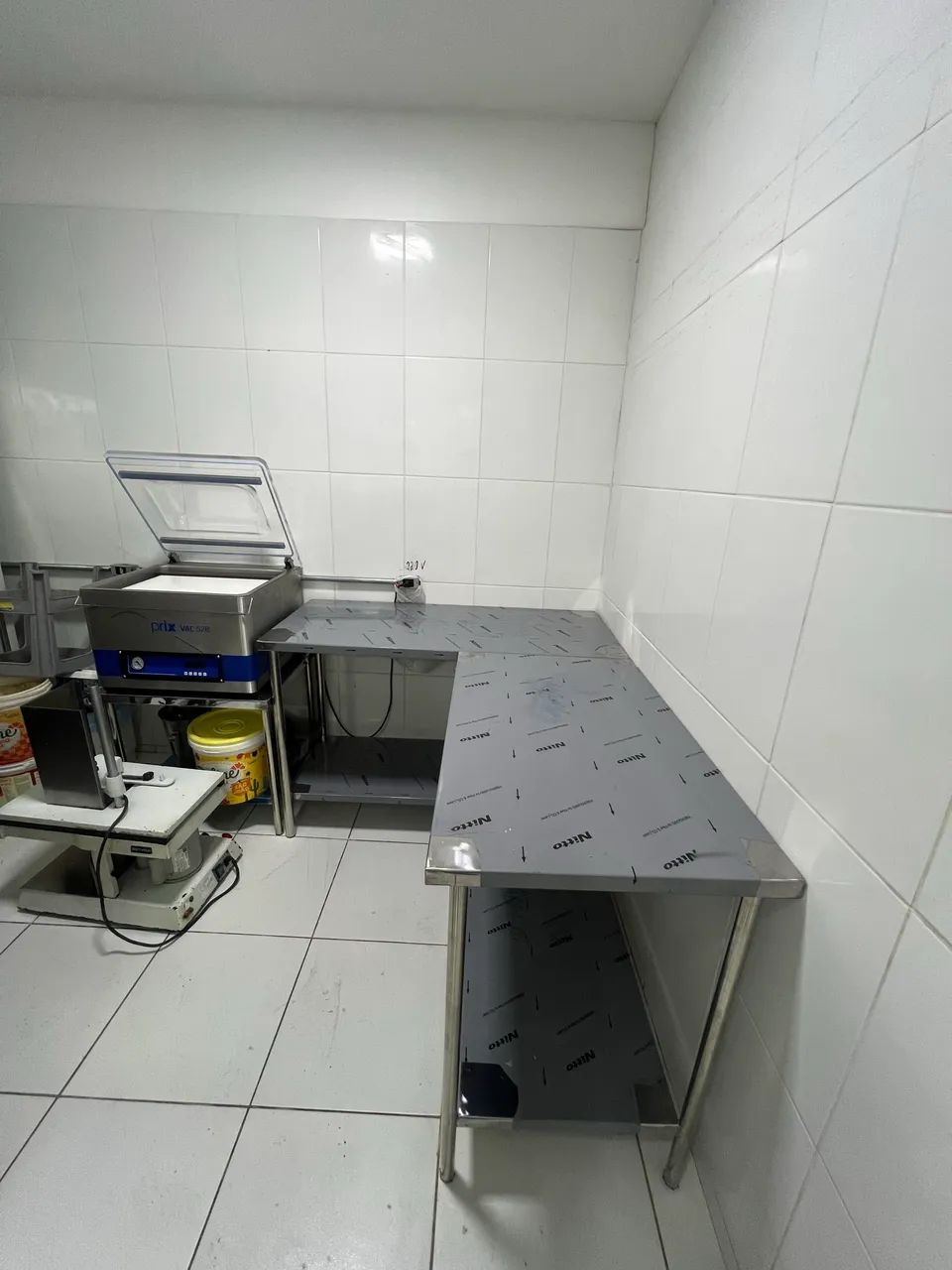 Mesas em inox a pronta e sob medida 