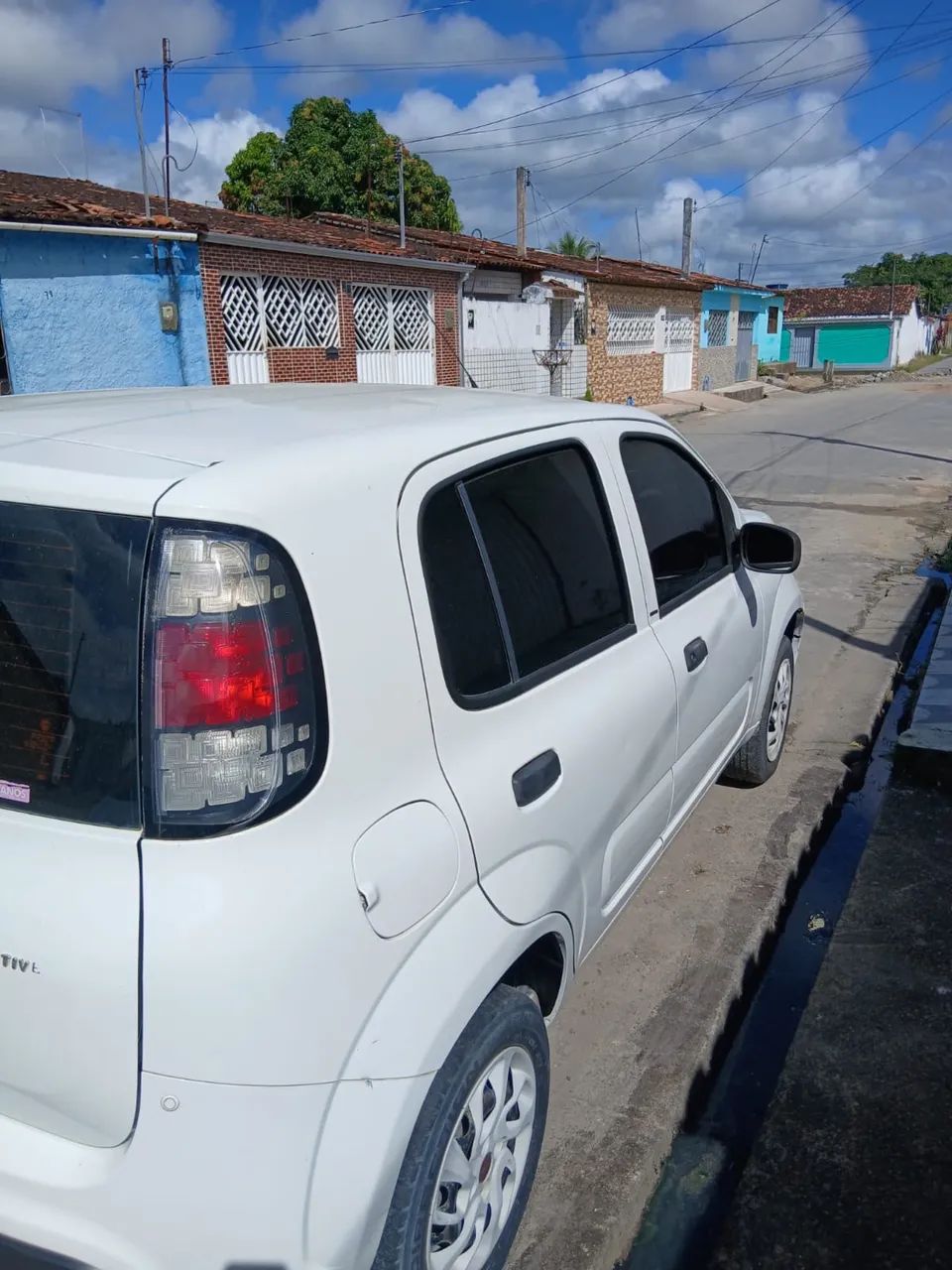 Fiat Uno Attractive 1.0 EVO Fire Flex 8V 5P 2016 - Foto 4
