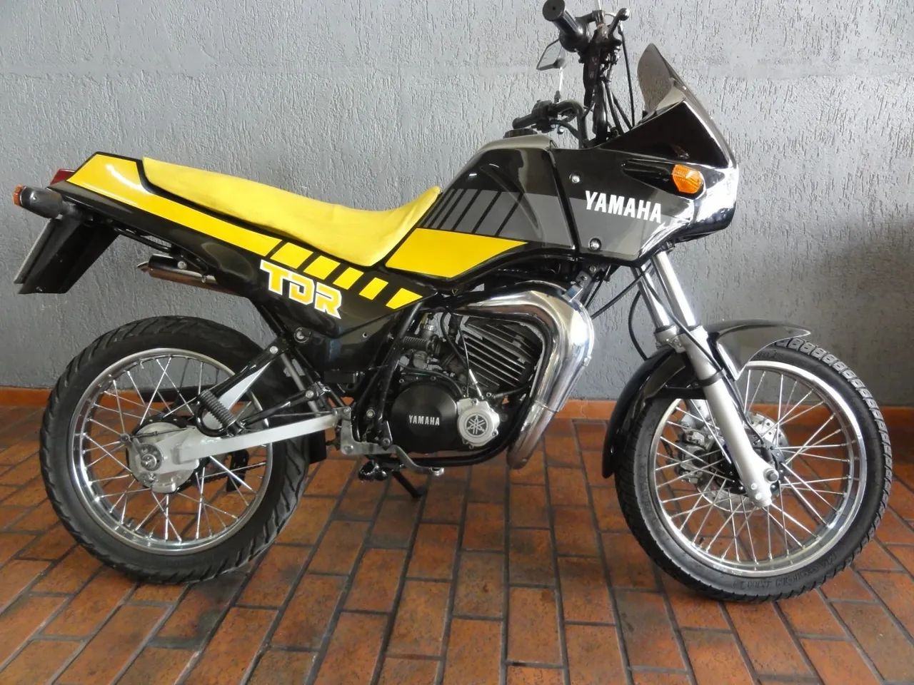 TDR 180 1989 RESTAURADA PNEUS NOVOS DUAS DESCARGAS  - Foto 2