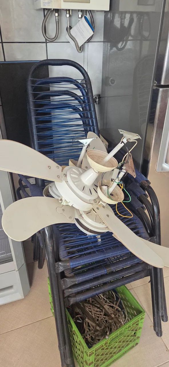 2 Ventiladores de teto 