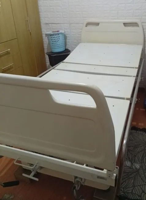 Cama Hospitalar ajustável