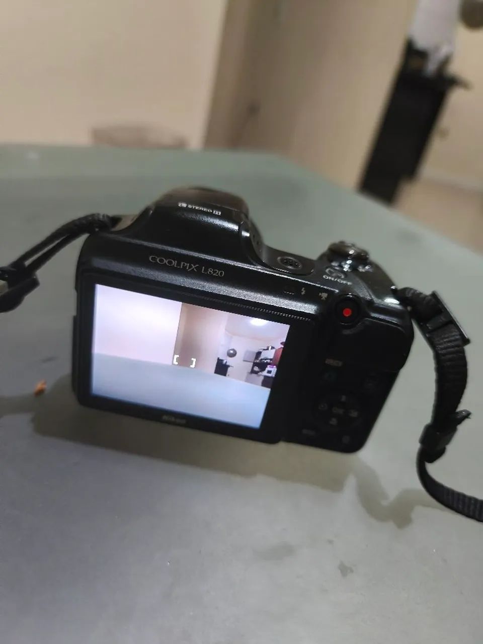 Camera Nikon L820