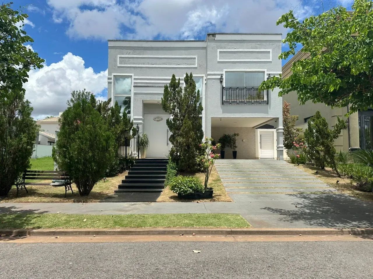 Casa Térrea Alto Padrão - Condomínio Alphaville 2