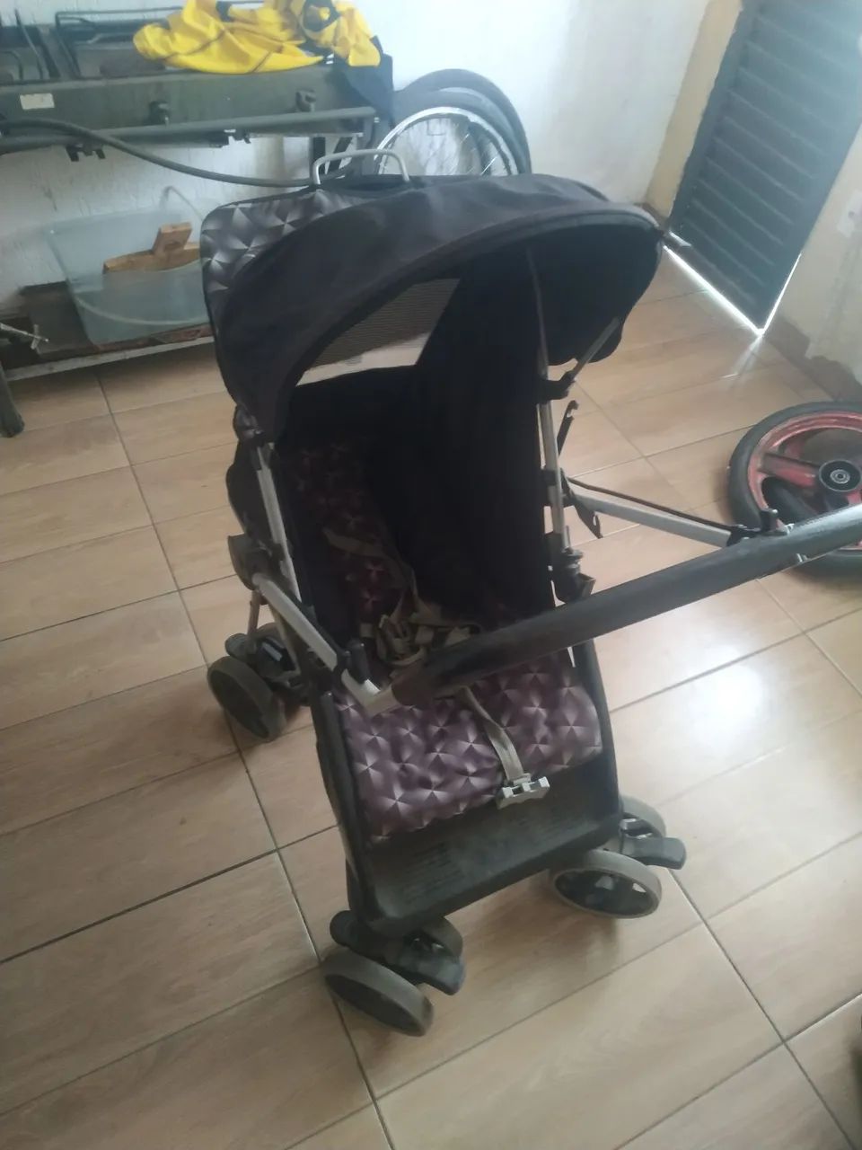 Vende se carrinho de bebê 