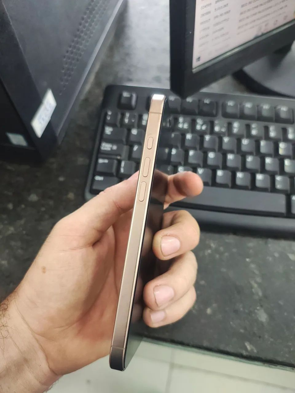 iPhone 16 pro Max  - Foto 3