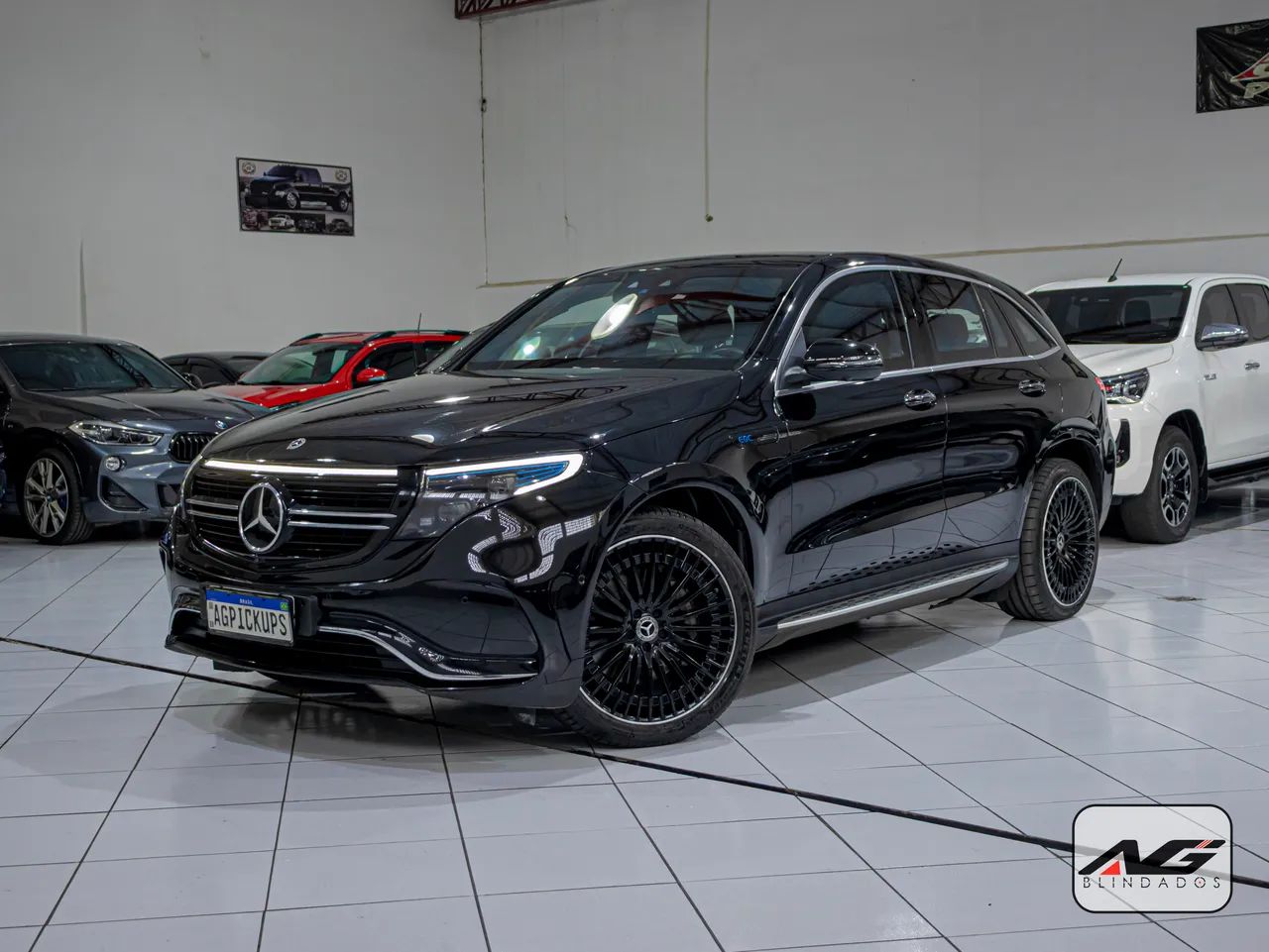 Mercedes-Benz EQC 400 4matic AMG Line (elétrico) 2023