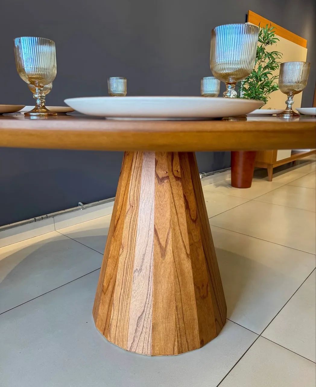 Mesa de Jantar 1.50m com 04 zara cadeiras - Foto 5