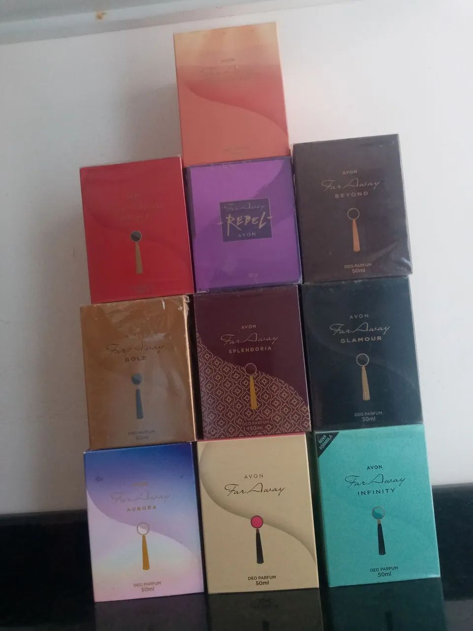 10 Perfumes Far Awar Avon 