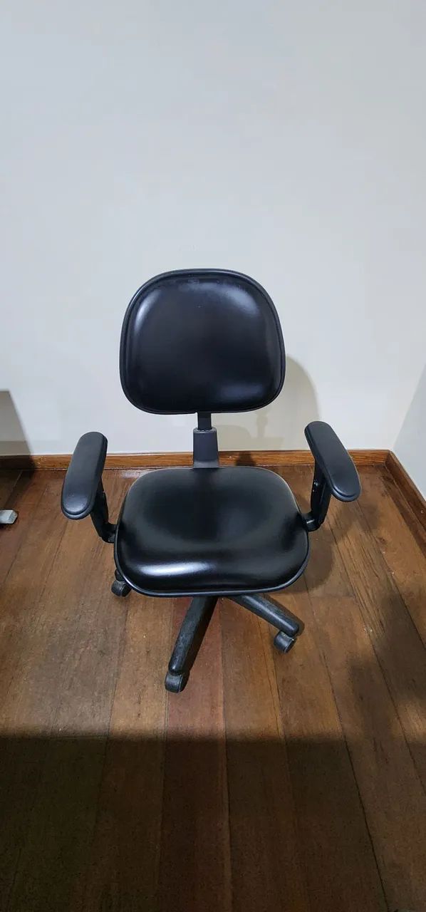 Cadeira de escritório com braços 