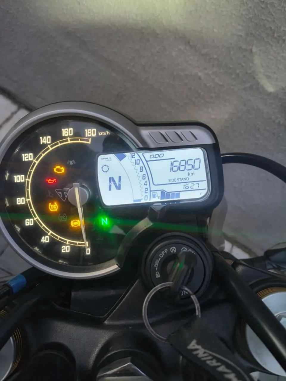 TRIUMPH SPEED 400 - Foto 5