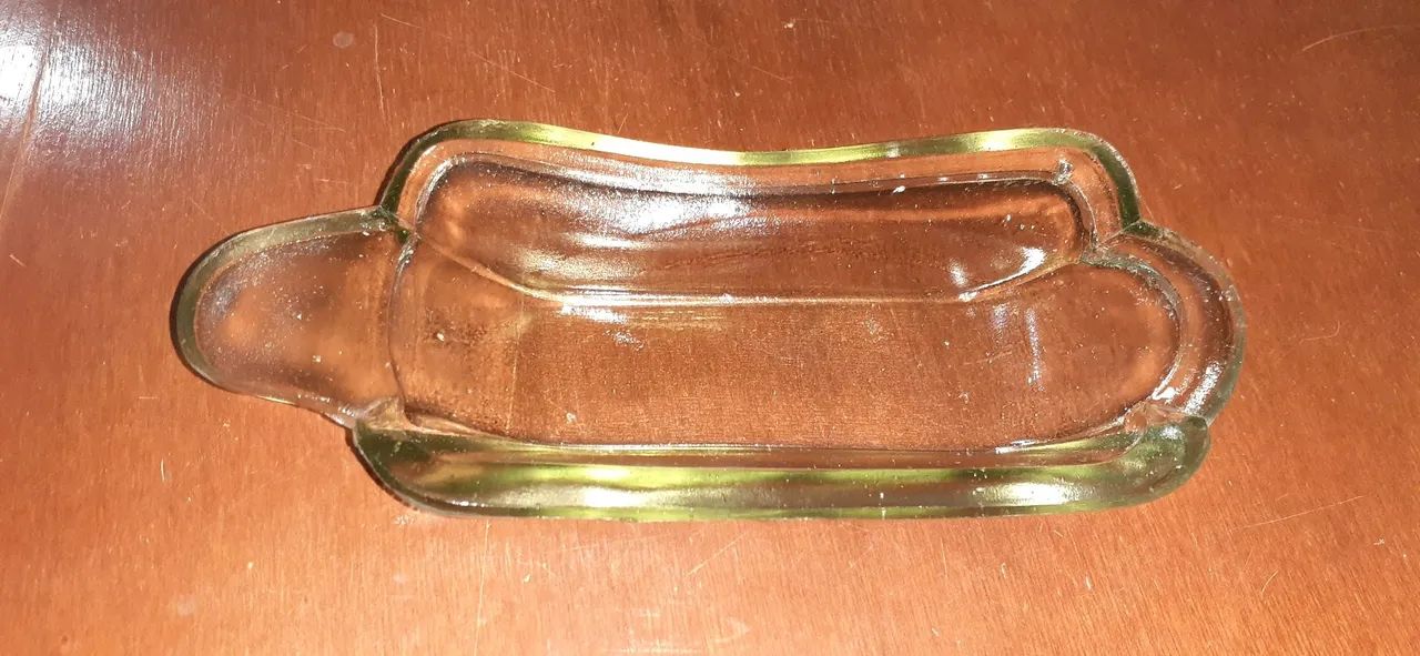 Uma tigela de vidro (comp: 23cm X larg: 9,5cm X boca: 8,5cm - Foto 3