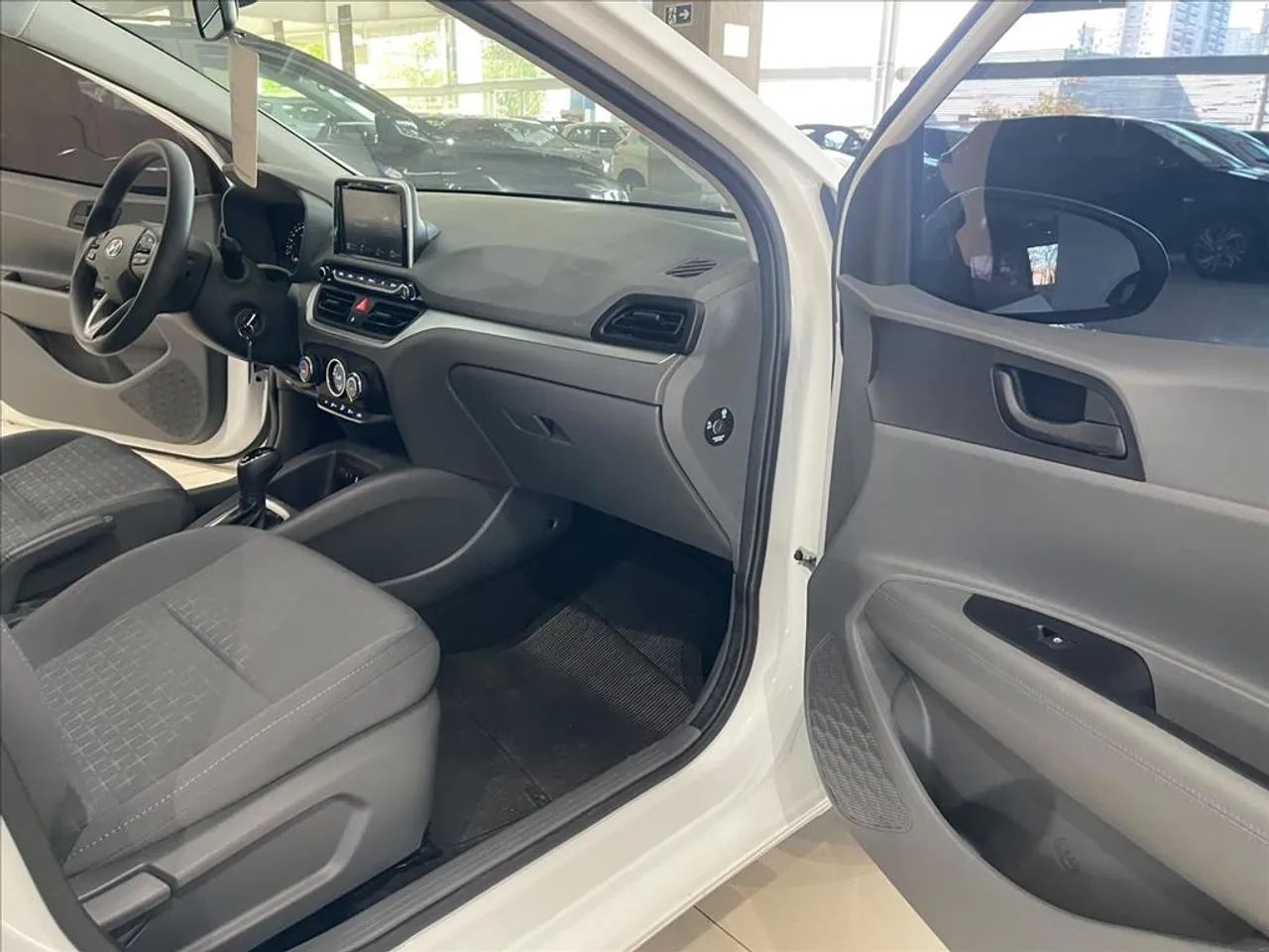 Hyundai HB20S Comfort Plus 1.0 Flex 12V Mec., foto 9 de 12