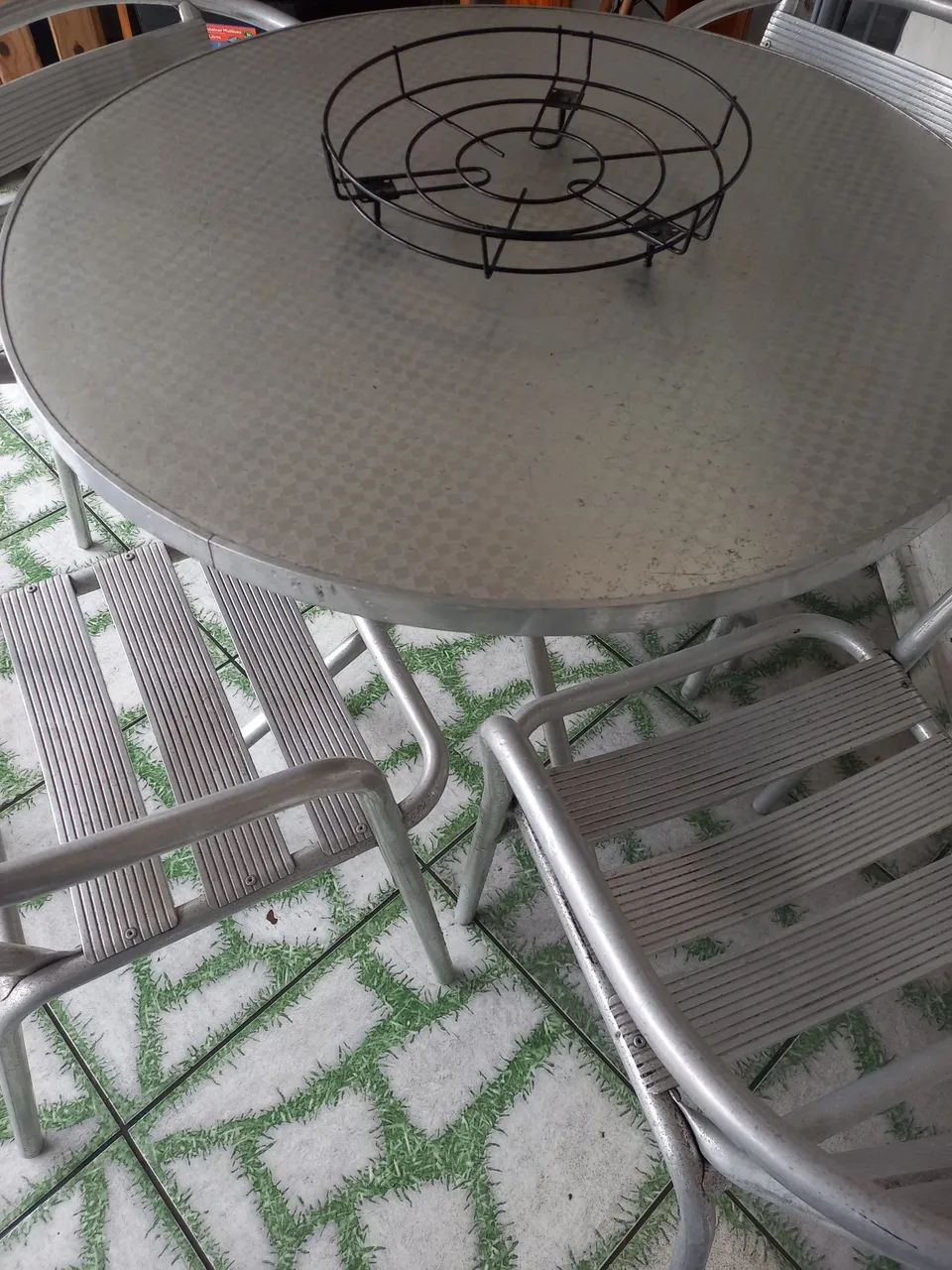 Mesa de varanda alumínio com quatro cadeiras - Foto 4