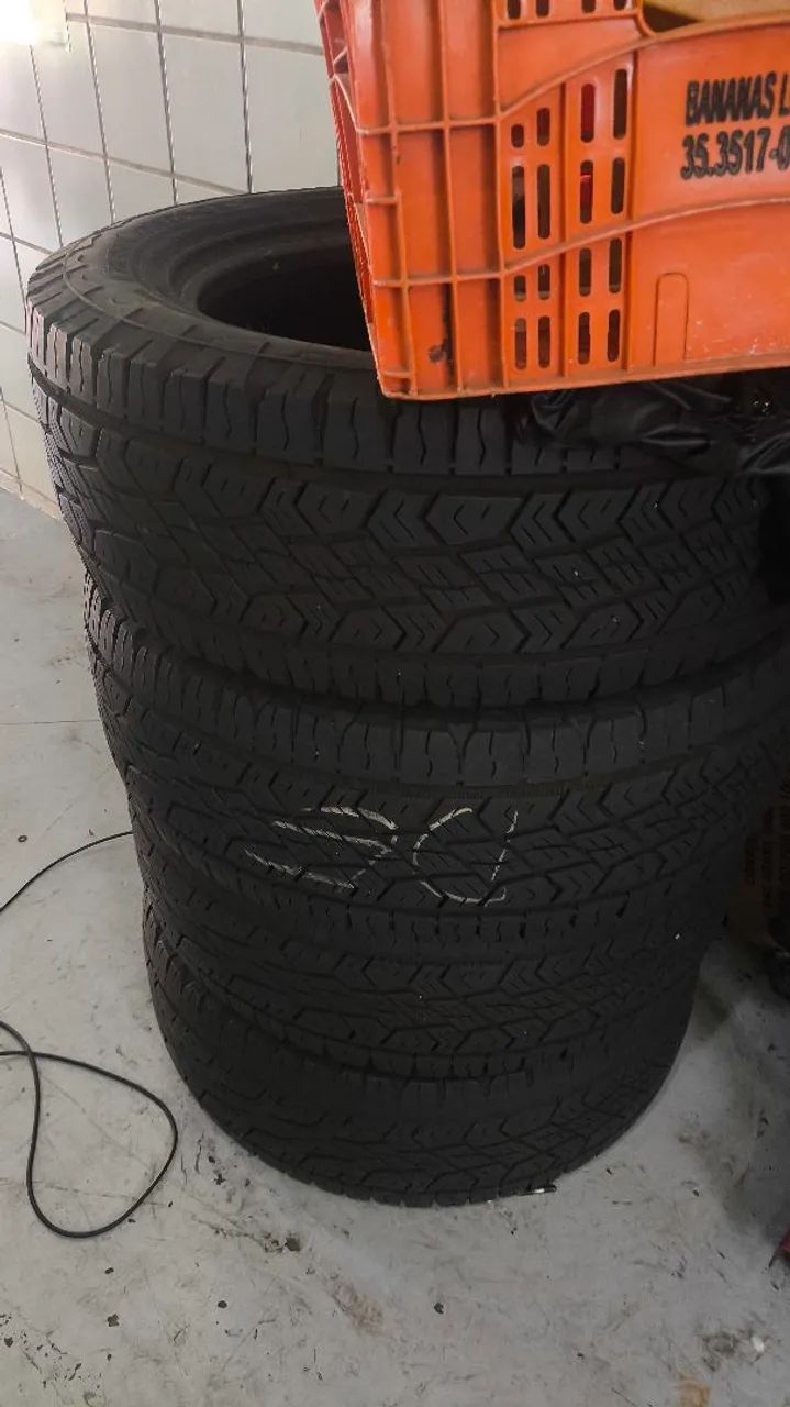 Pneu CrossContact 265/60 R 18