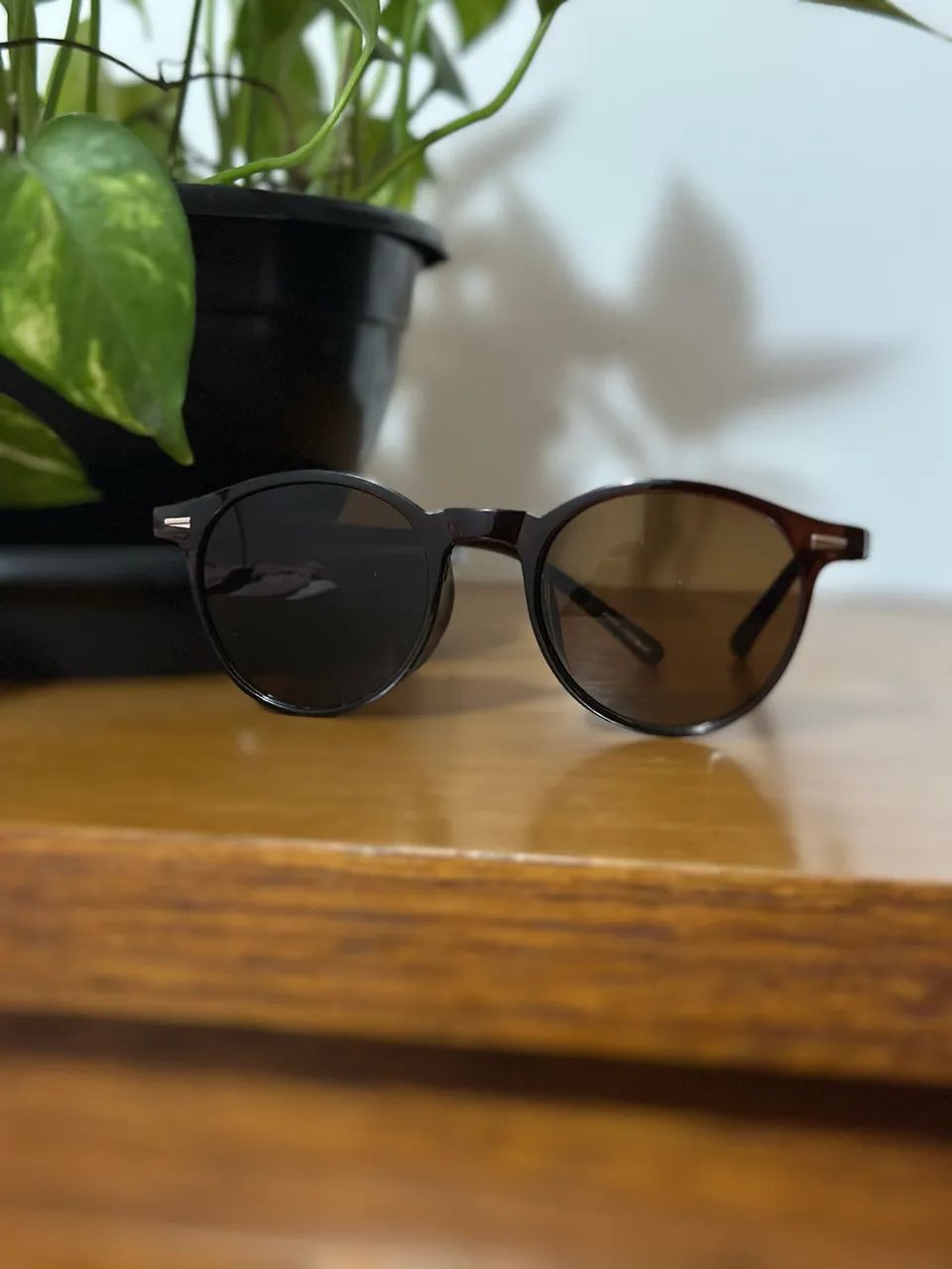 Óculos de sol - Disponível na cor preta e marrom - Foto 4