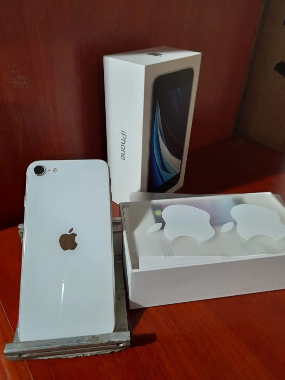 iPhone SE 2 Geração Branco