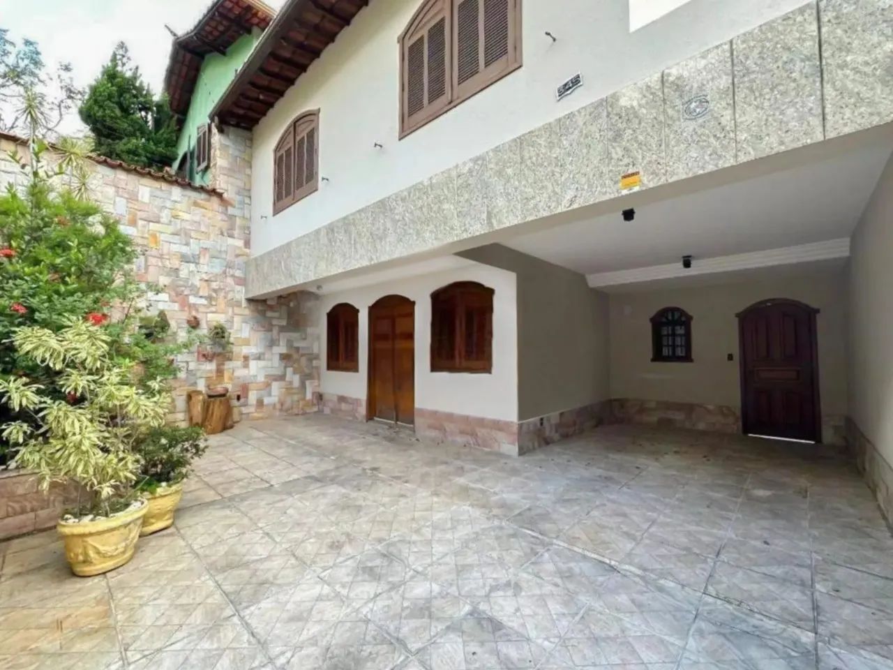 Casa com Habite-se 4 quartos à venda no Caiçara