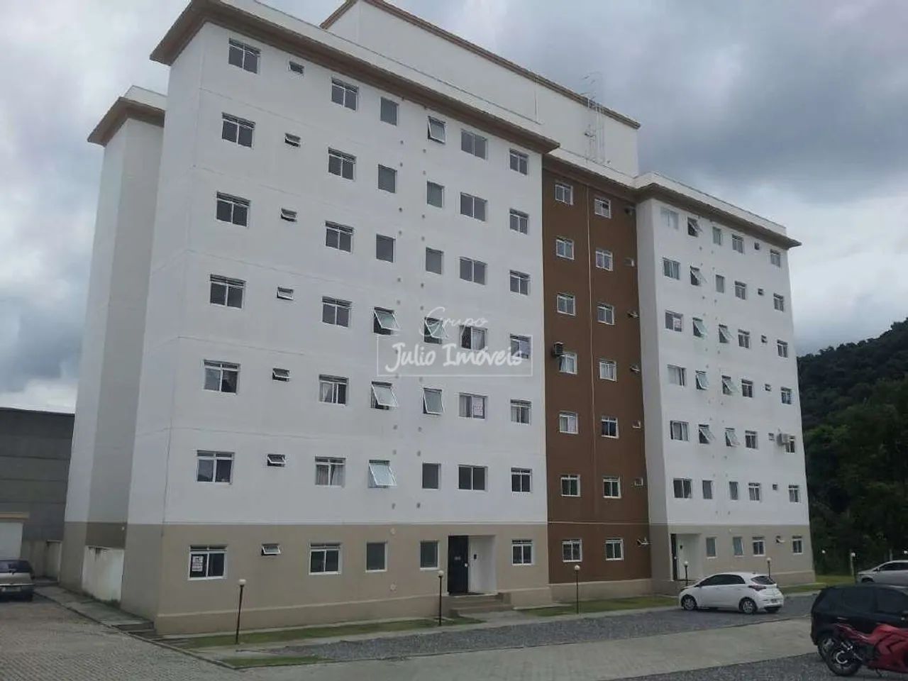 Apartamento 02 dormitórios no Guarani