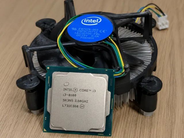 Processador Intel Core i3-8100 3.6GHz 4 Núcleos 4 Thread com Gráficos Integrados