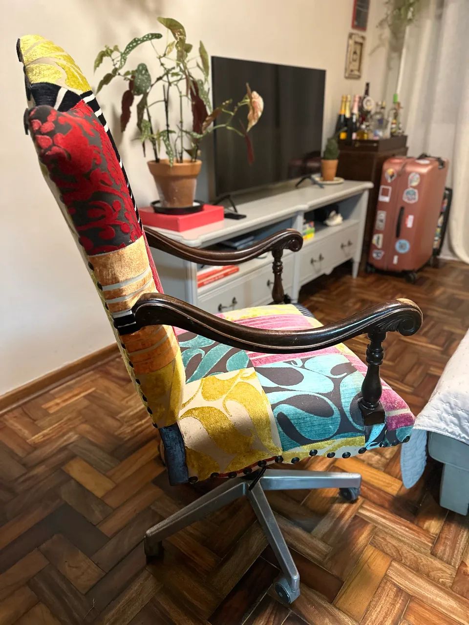 Poltrona Trono Giratória Jacarandá Patchwork - Foto 3
