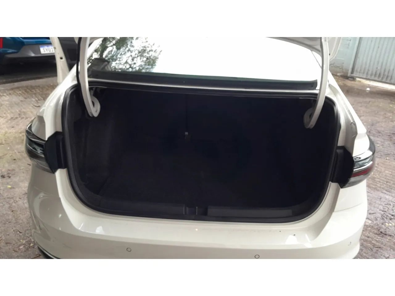 Volkswagen Virtus Highline 200 TSI 1.0 Flex 12V Aut, foto 14 de 16