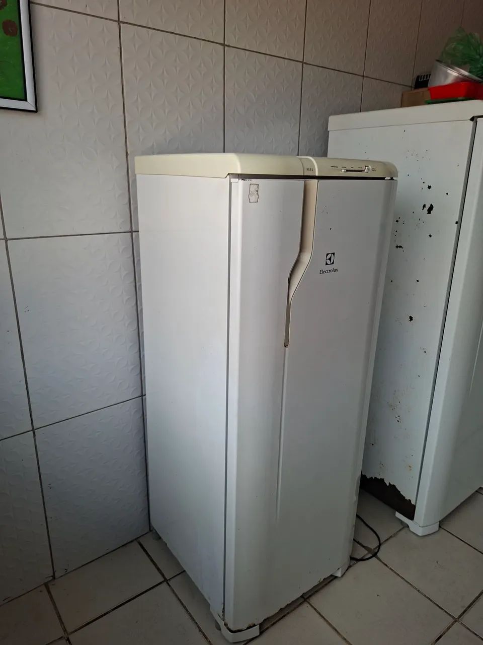 VENDO GELADEIRA ELETROLUX RE31 - Foto 2