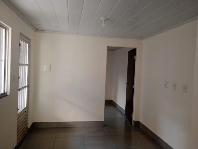 KITNET ESPAÇOSA - ÓTIMA LOCALIZAÇÃO  - Foto 2