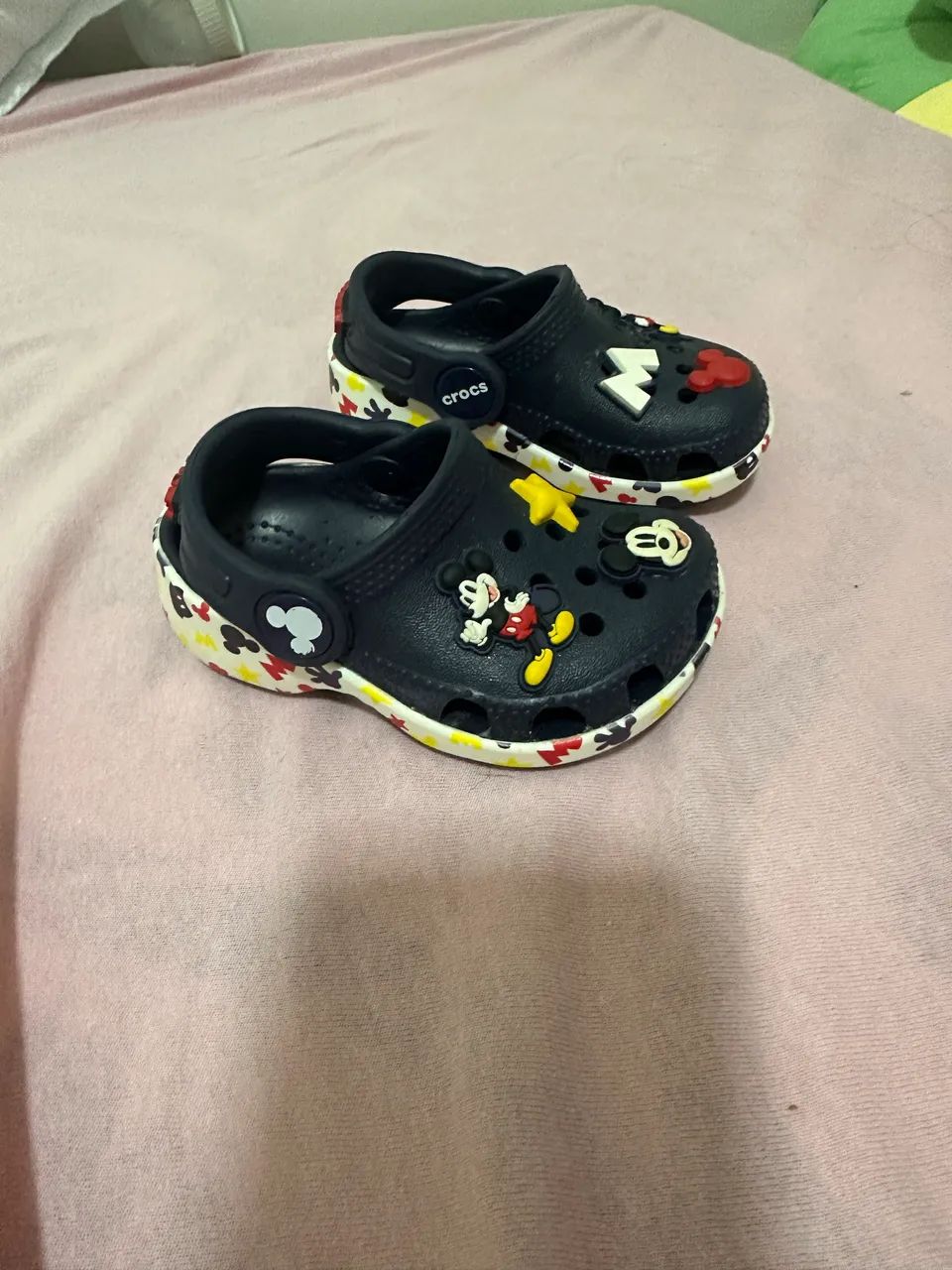 Vendo crocs original infantil  - Foto 4