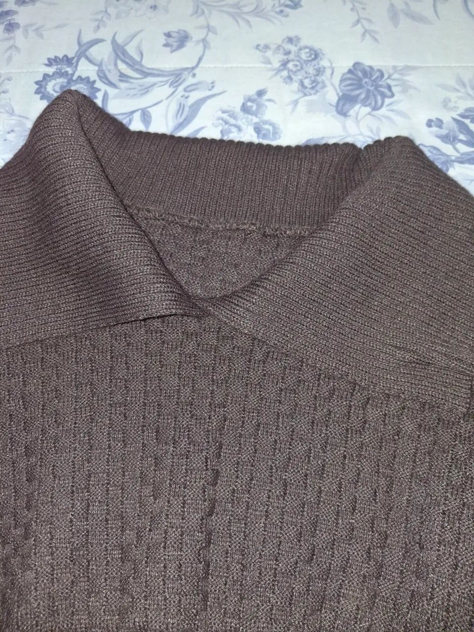 Blusa tricô, marrom nova .M - Foto 2