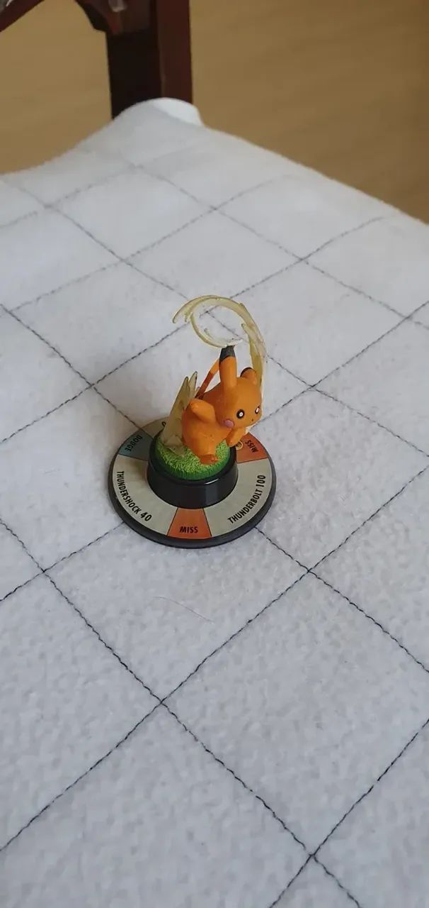 Pikachu Pokémon Trading Figure Game - Repintado - Foto 4
