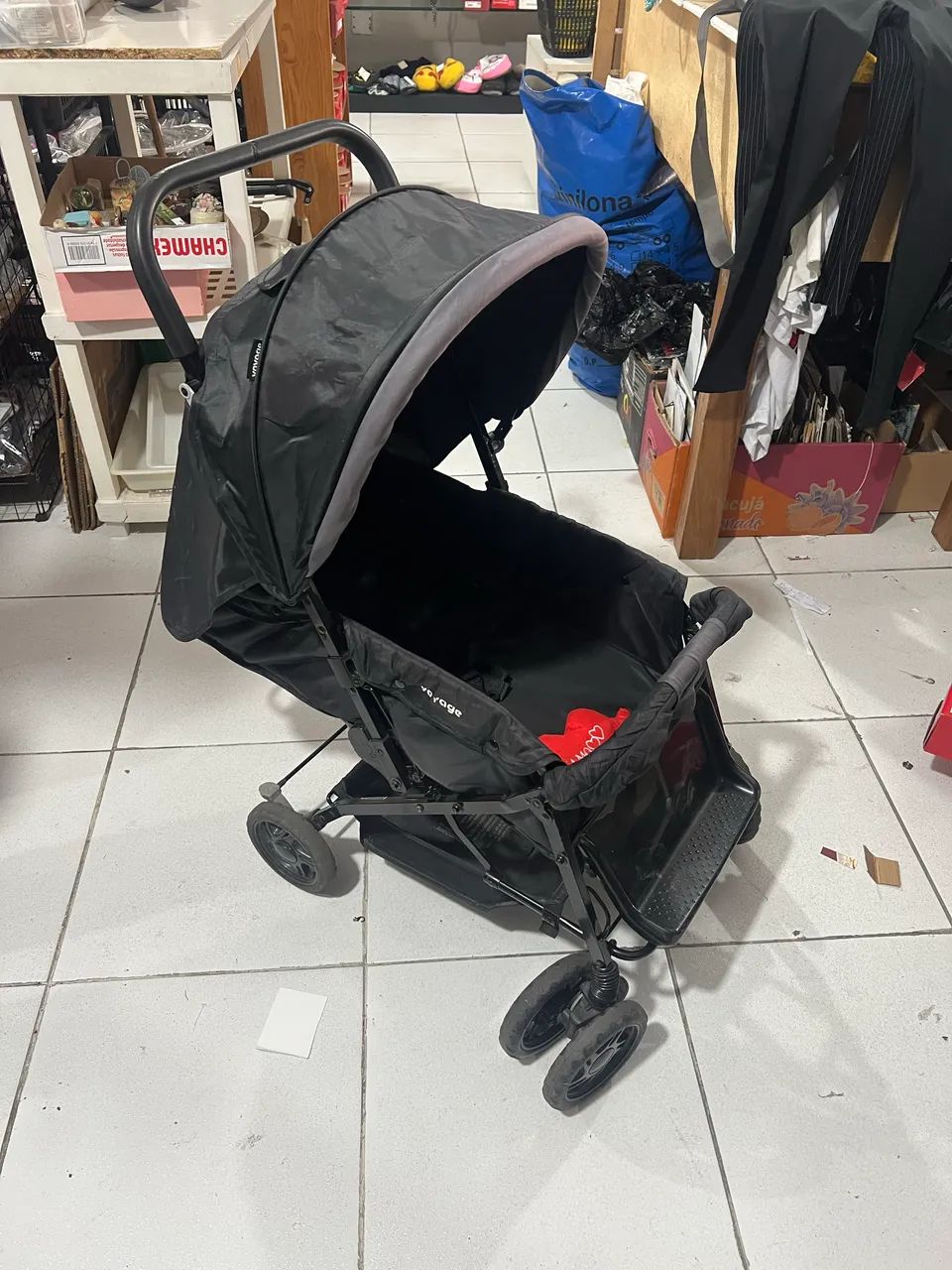 Carrinho de bebê voyage dobrável