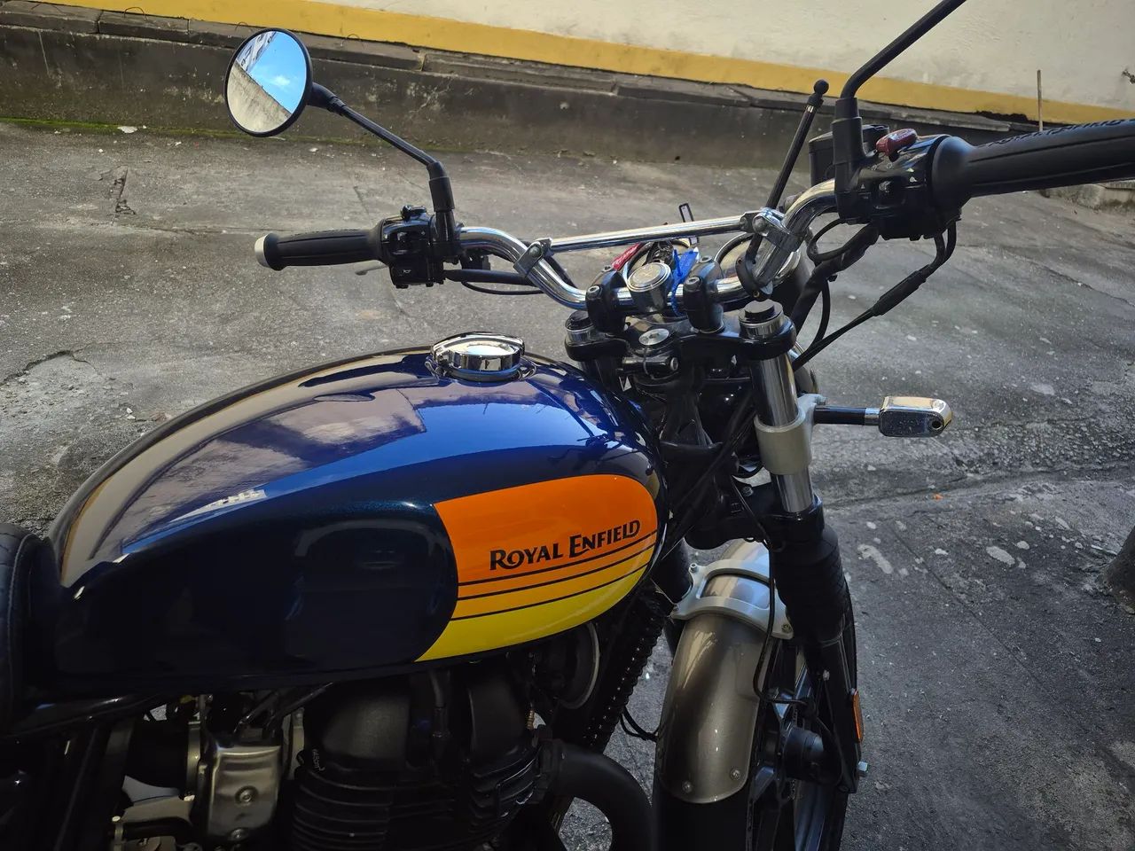 Royal Enfield Interceptor de garagem - Foto 4