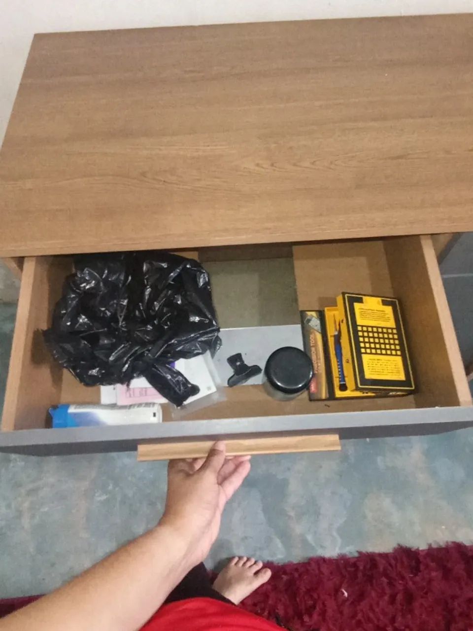 Cômoda 4 gavetas e 2 portas em ótimas condições  - Foto 2